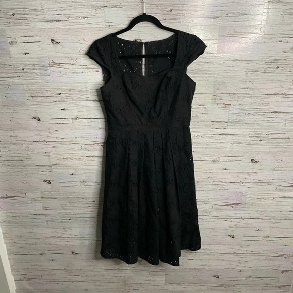 Black label Saks fifth ave eyelet black midi dress size 4 black - Picture 1 of 10